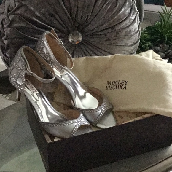 Badgley Mischka Womens Gillian Heeled Sandal
